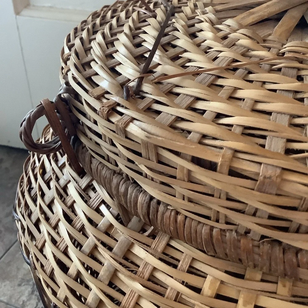 Vintage Woven Wicker Rattan Urn Vase Storage Basket With Lid